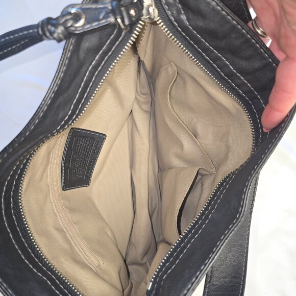 Authentic, Vintage 1994 Coach Zoe Hobo Bag in Black Leather - Picture 9 of 10